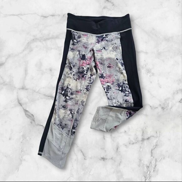 Lululemon Size 6 23" Floral Leggings - Picture 1 of 2